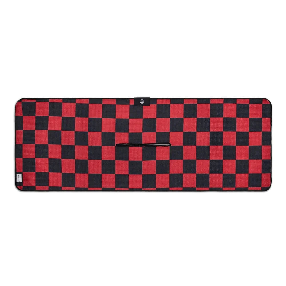 Serviette de Golf Tailgate Couleur Noir et Rouge en Damier