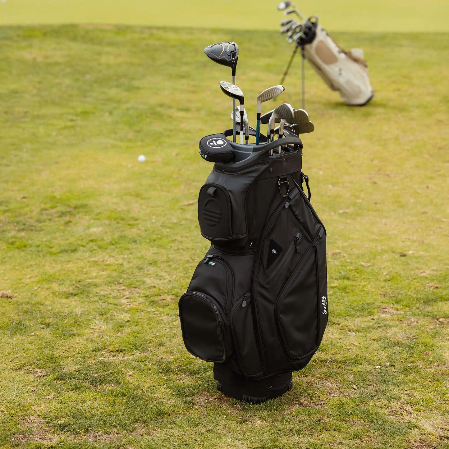 Sac de Golf Chariot "THE BIG RIG" Couleur Noir Mat