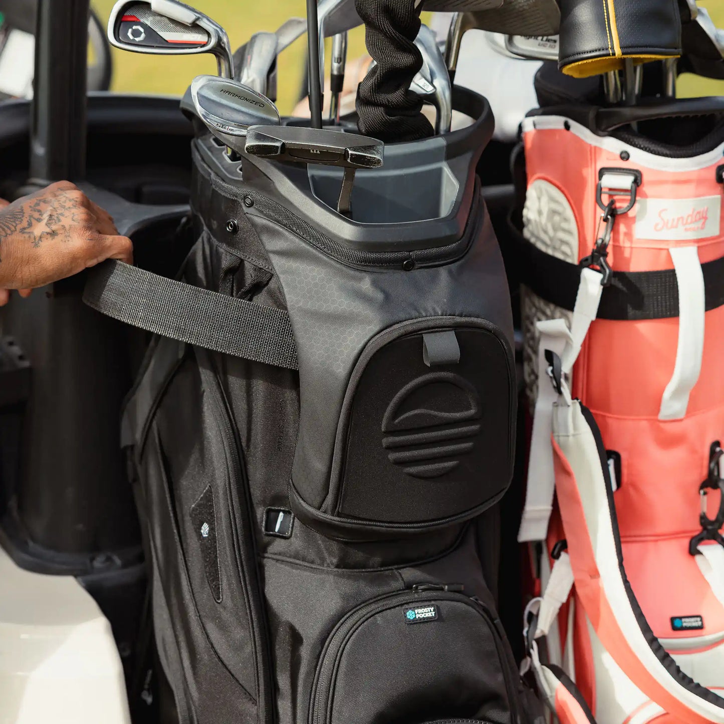 Sac de Golf Chariot "THE BIG RIG" Couleur Noir Mat